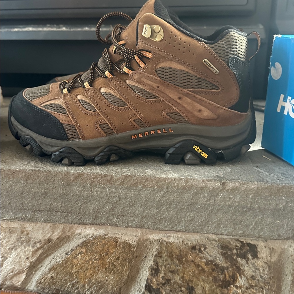 MERRELL Hiking Boots Earth mens new in box & w/replacement box,$160msrp